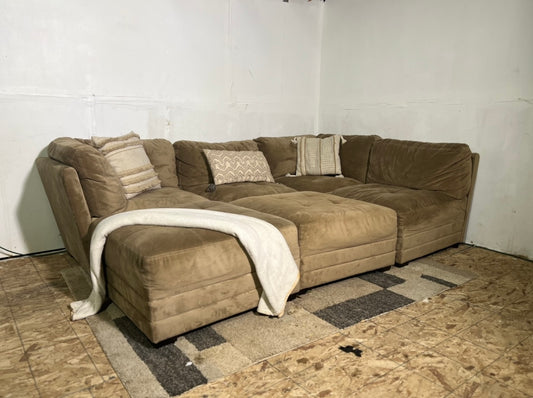 (FREE LOCAL DELIVERY) Gorgeous Brown Costco Sectional Couch w/ Ottoman